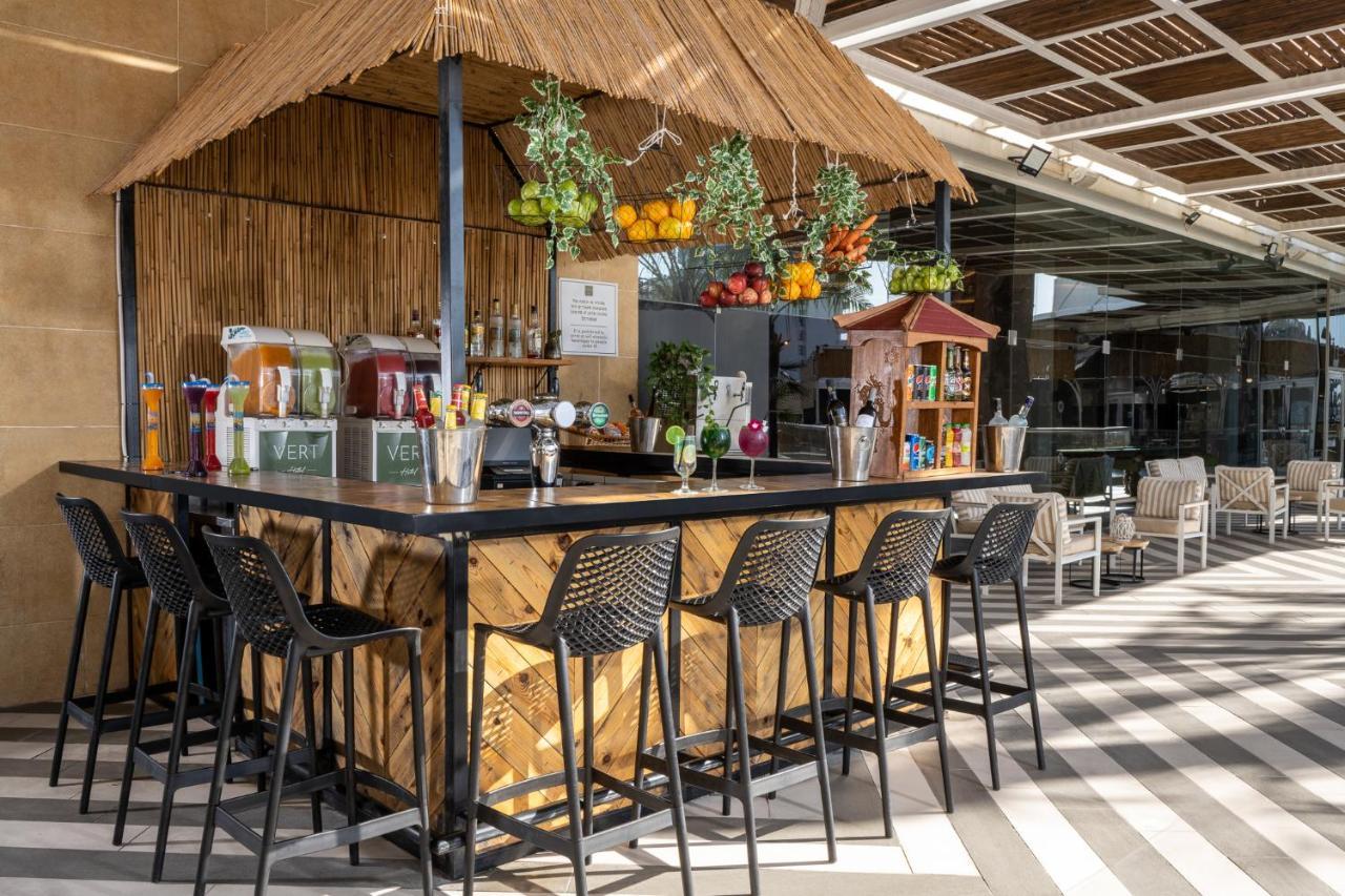 Vert Hotel Eilat By Afi Hotels Exteriör bild The bar on the deck of the MSC Meraviglia
