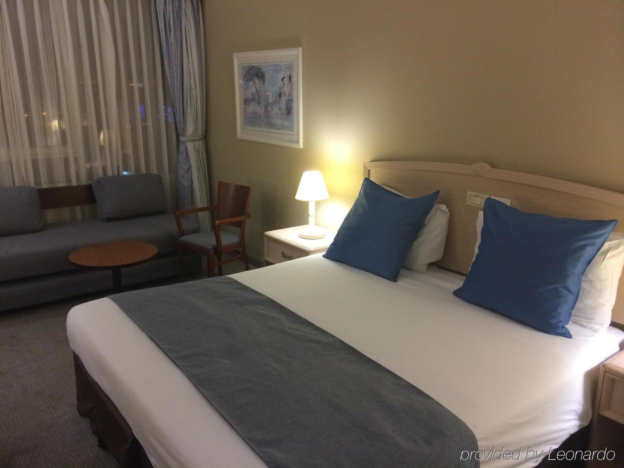 Vert Hotel Eilat By Afi Hotels Exteriör bild A room at the hotel