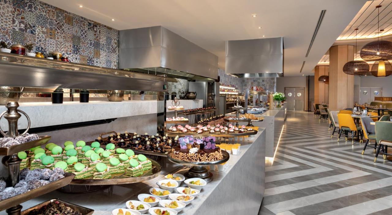 Vert Hotel Eilat By Afi Hotels Exteriör bild The buffet at the hotel